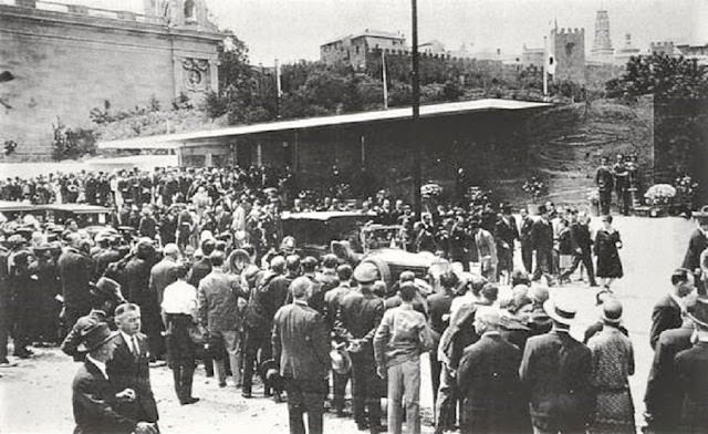 Historic picture of the pavilion's inauguration