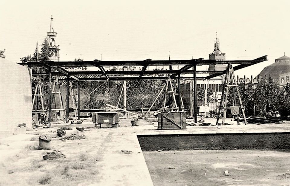 Historic picture of the pavilion's construction